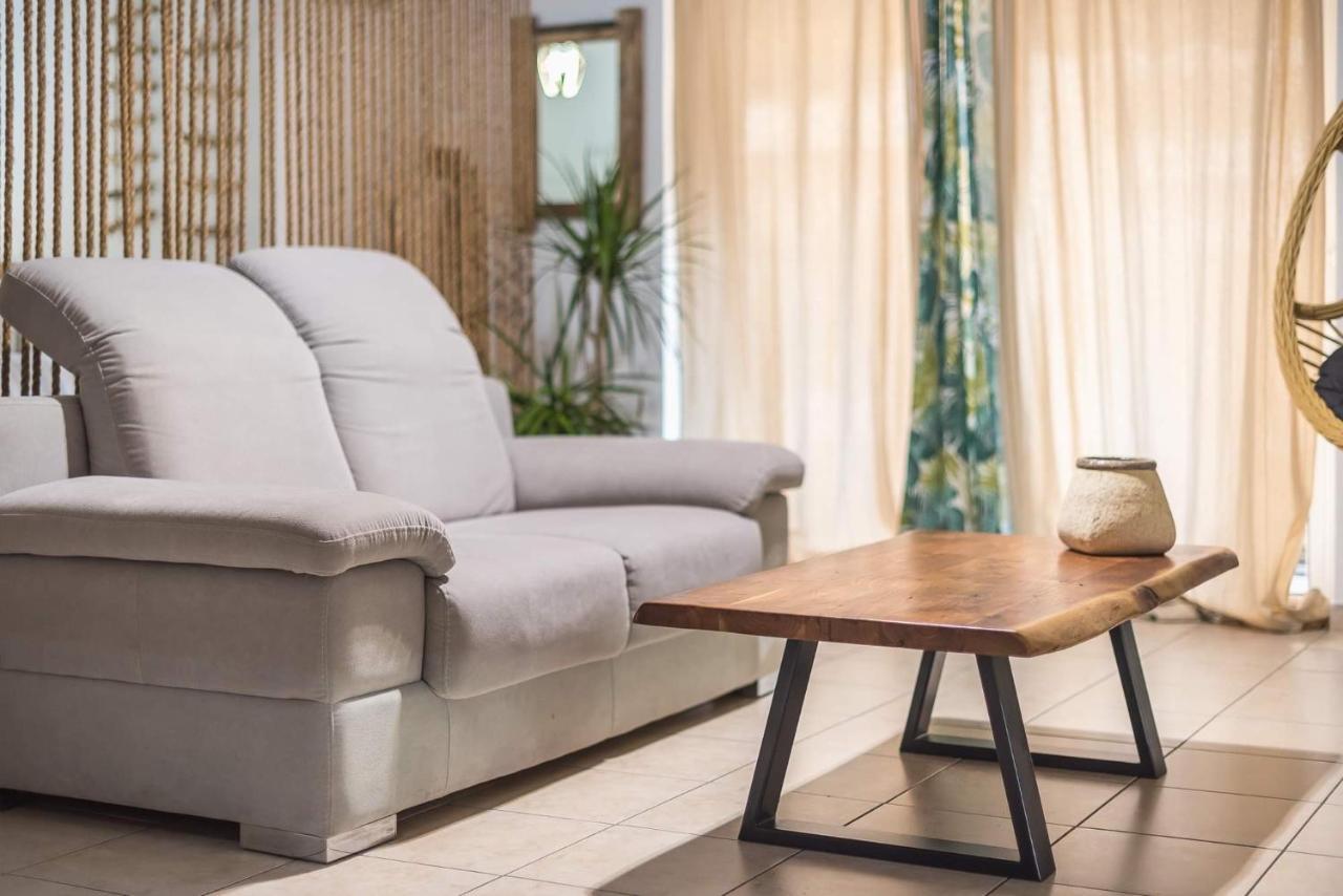 Athenian Home エクステリア 写真